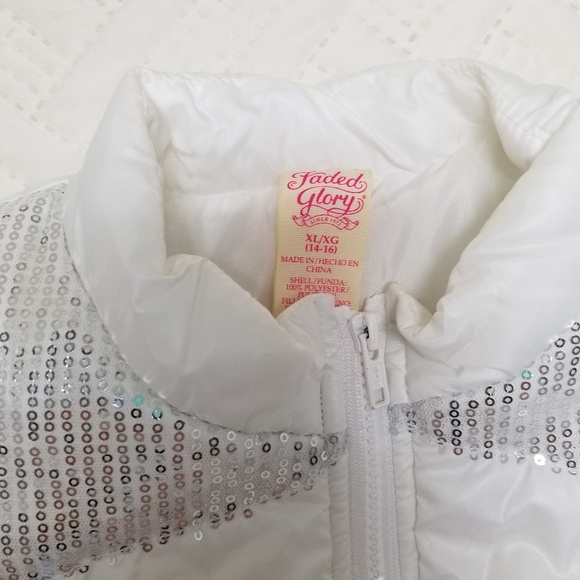 Vest. Size XL (14-16) - Picture 2 of 5